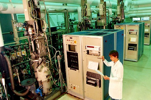  LEC GaAs low pressure single crystal growth machines up to 100 mm